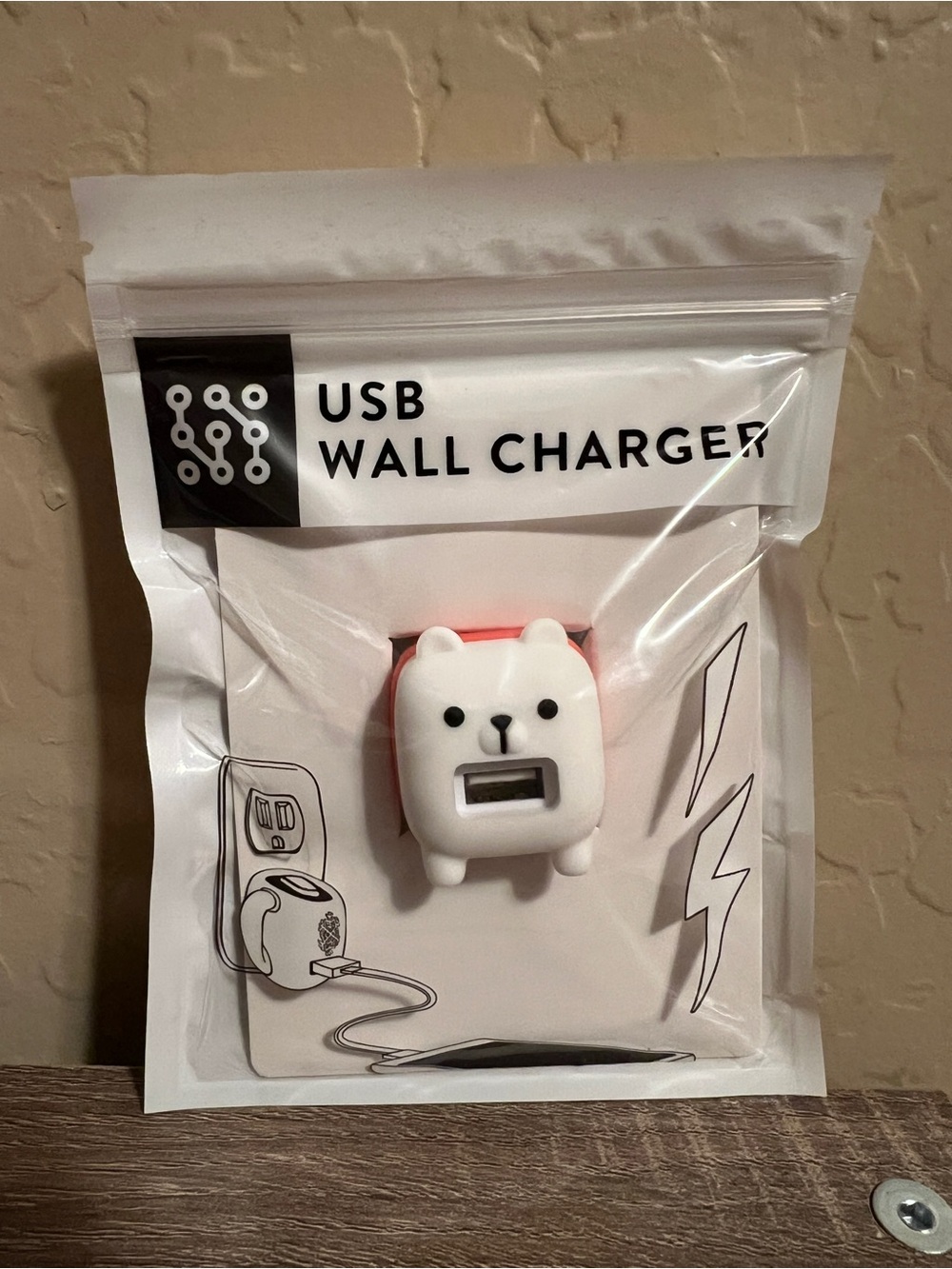 Target Bullseye Polar Bear USB Wall Charger Christmas Winter Holiday Vivitar NWT